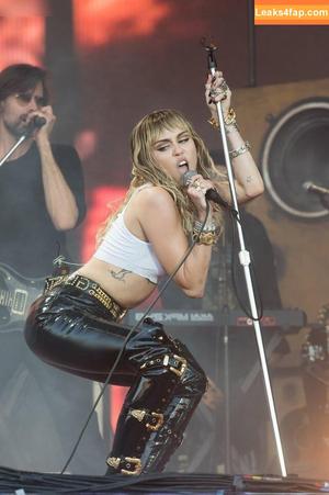 Miley Cyrus photo #2078