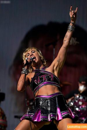 Miley Cyrus photo #2082
