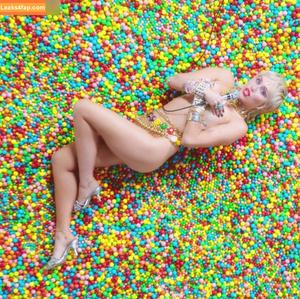 Miley Cyrus photo #2109