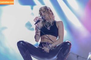 Miley Cyrus photo #2118
