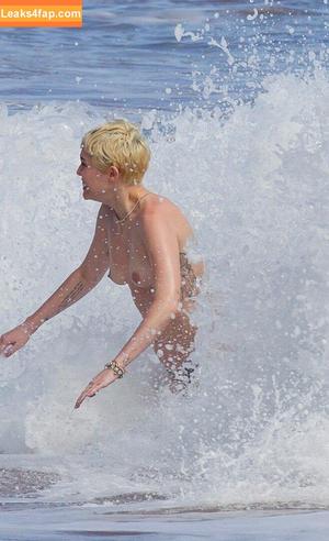 Miley Cyrus photo #2141