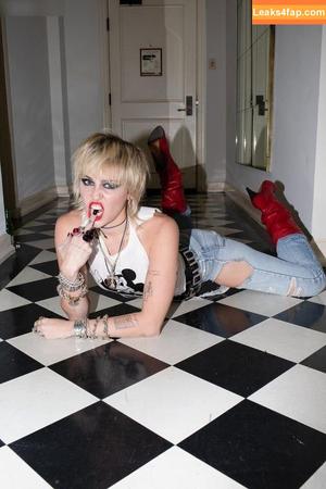 Miley Cyrus photo #2219