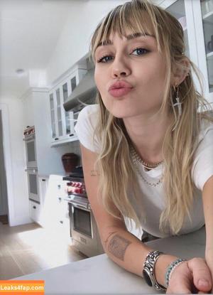 Miley Cyrus photo #2233
