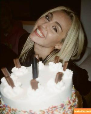 Miley Cyrus photo #2252
