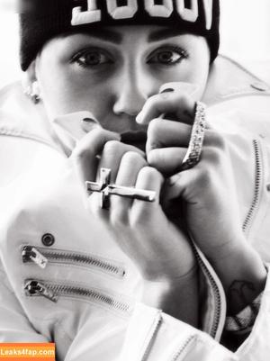 Miley Cyrus photo #2367