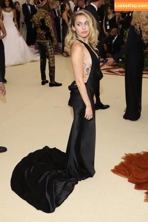 Miley Cyrus photo #2393