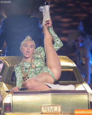 Miley Cyrus photo #2470