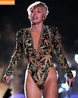 Miley Cyrus photo #2497