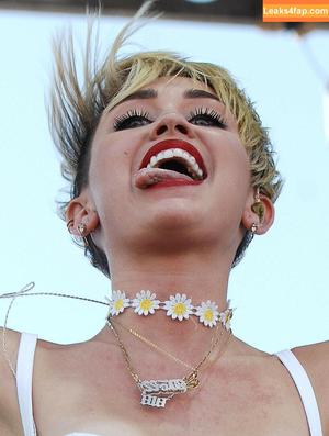 Miley Cyrus photo #2600