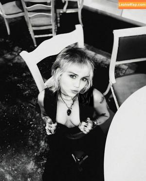 Miley Cyrus photo #2643