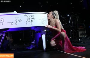 Miley Cyrus photo #2669