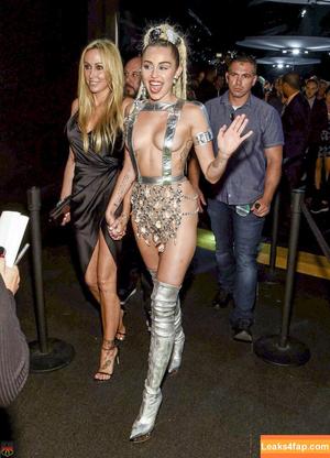 Miley Cyrus photo #2678