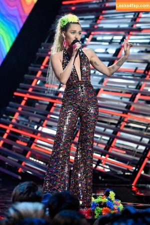 Miley Cyrus photo #2706