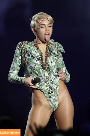 Miley Cyrus photo #2796