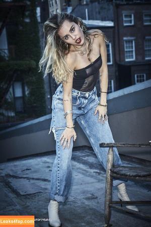 Miley Cyrus photo #2841