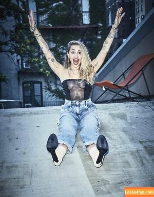 Miley Cyrus photo #2846