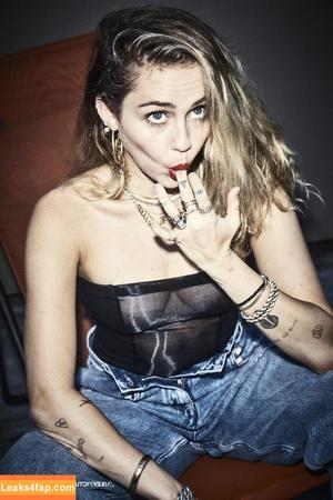 Miley Cyrus photo #2849
