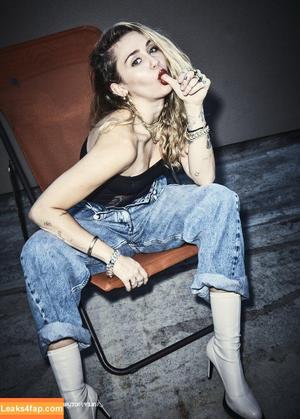 Miley Cyrus photo #2850