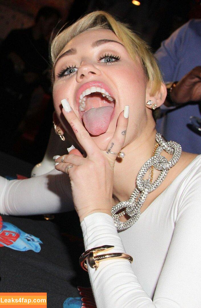 Miley Cyrus / MileyCyrus leaked photo photo #3131