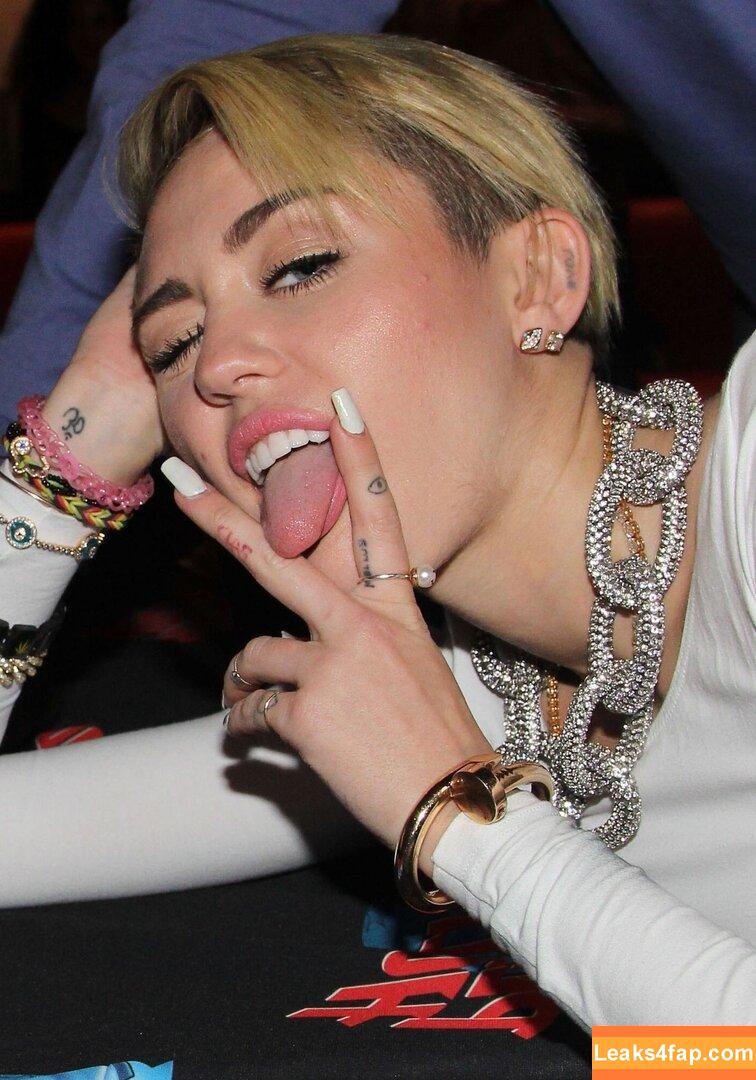 Miley Cyrus / MileyCyrus leaked photo photo #3135