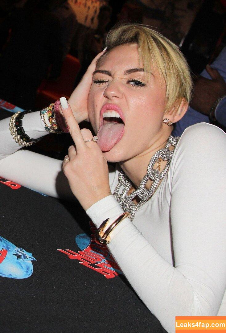 Miley Cyrus / MileyCyrus leaked photo photo #3138