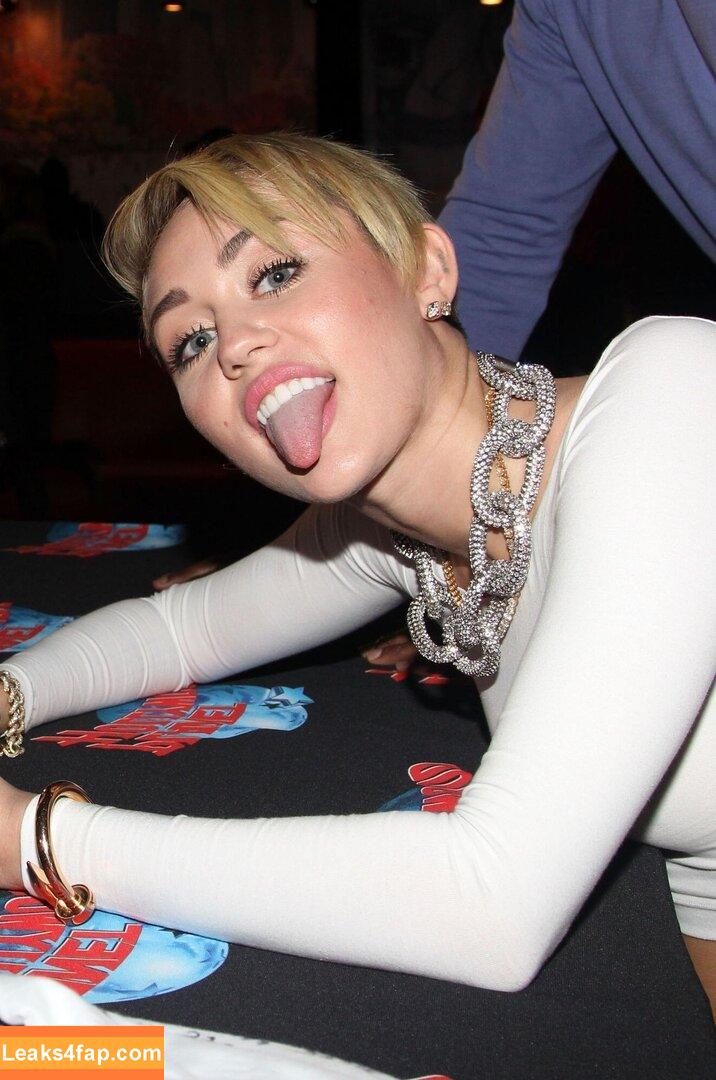 Miley Cyrus / MileyCyrus leaked photo photo #3142