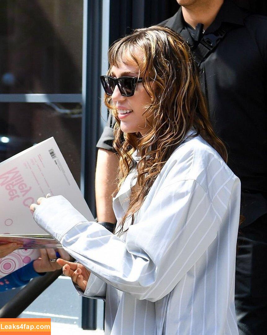 Miley Cyrus / MileyCyrus leaked photo photo #3362