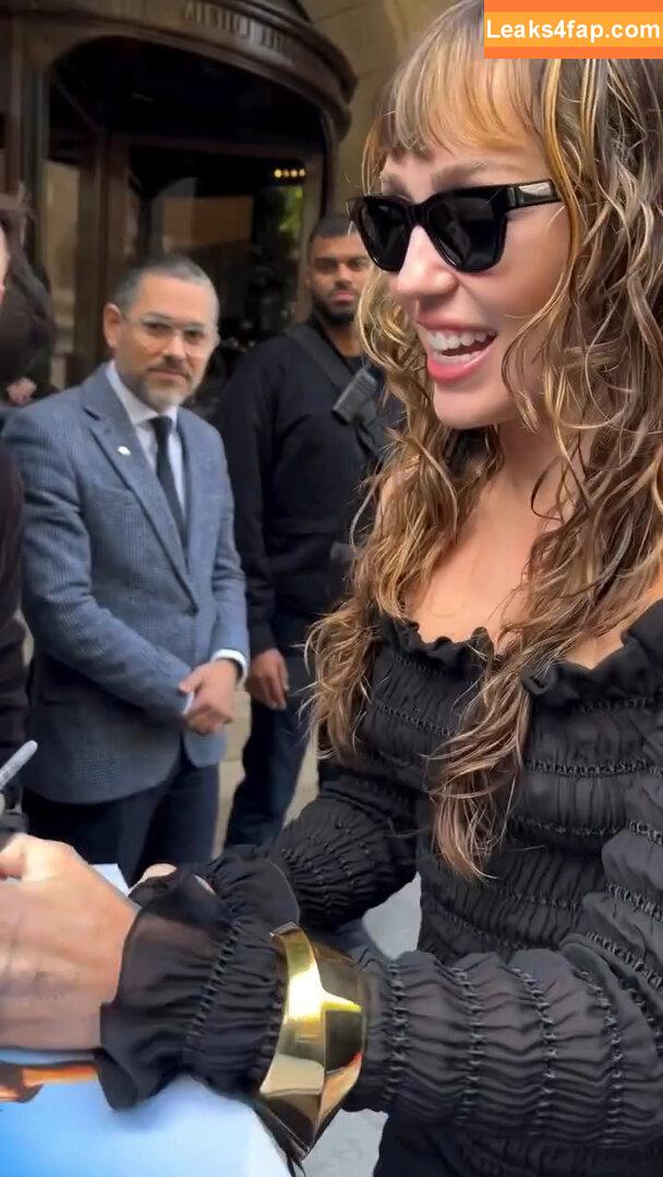 Miley Cyrus / MileyCyrus leaked photo photo #3407
