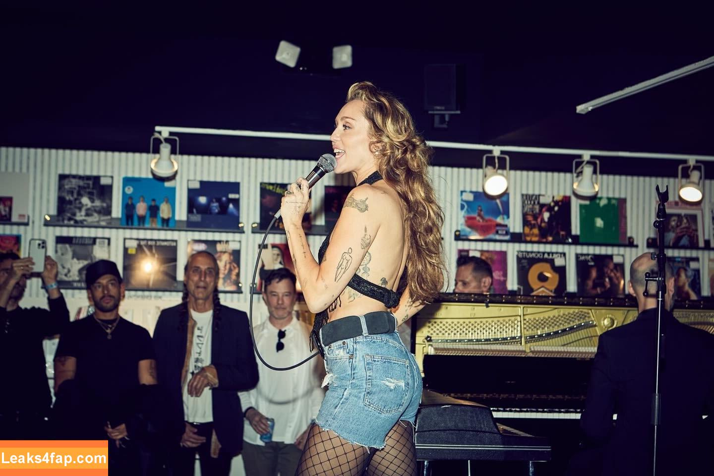 Miley Cyrus / MileyCyrus leaked photo photo #3539