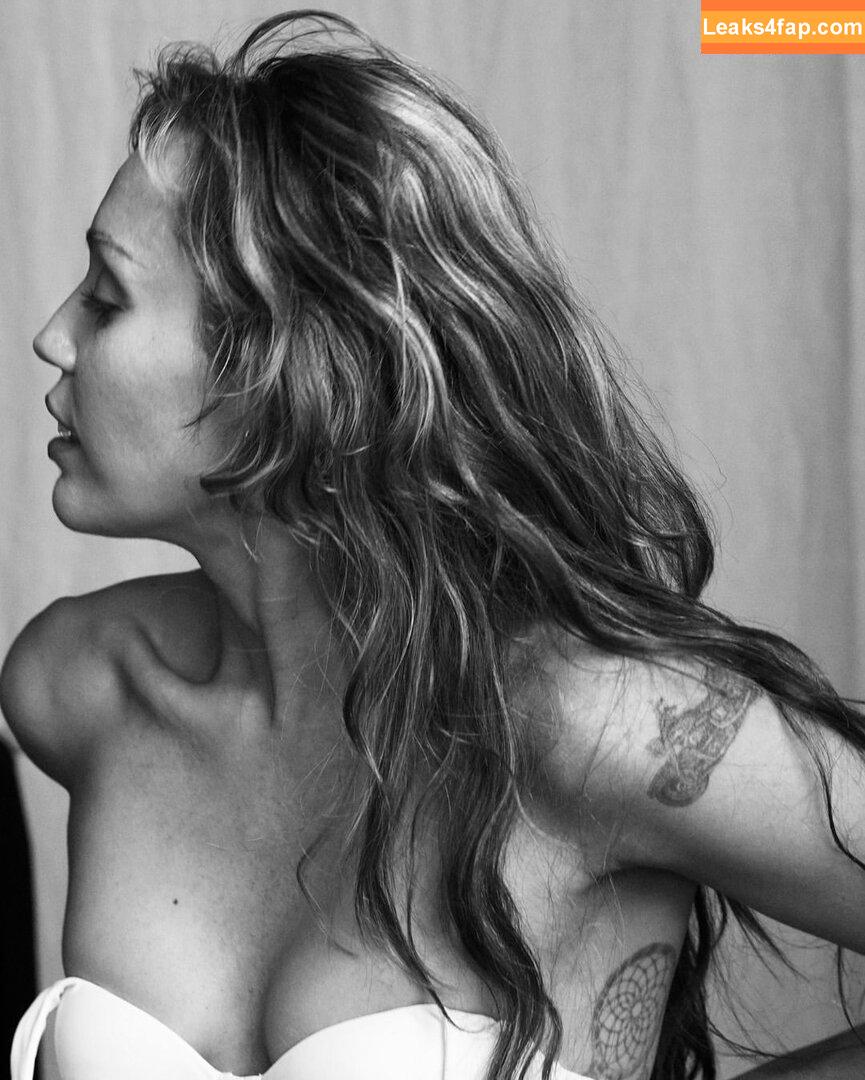 Miley Cyrus / MileyCyrus leaked photo photo #3620