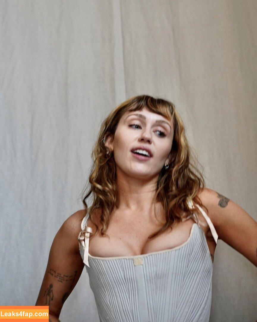 Miley Cyrus / MileyCyrus leaked photo photo #3623