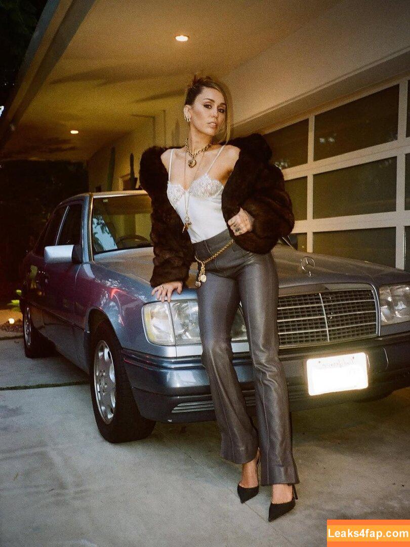 Miley Cyrus / MileyCyrus leaked photo photo #3755