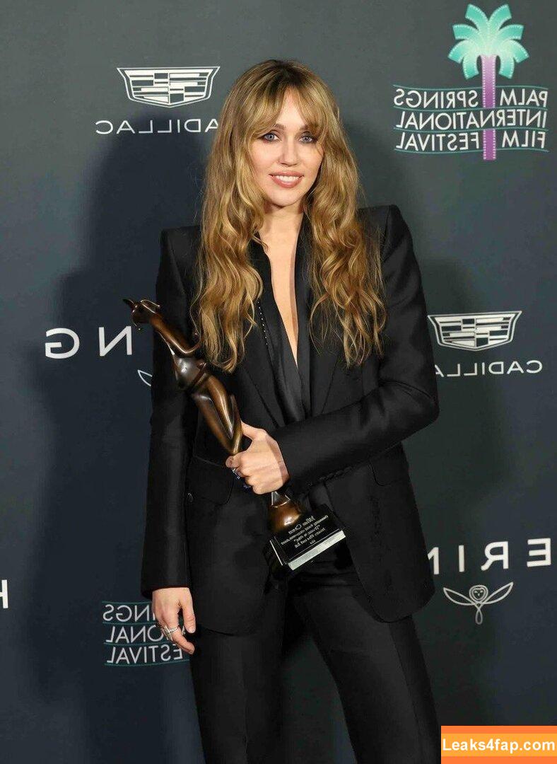 Miley Cyrus / https: / mileycyrus leaked photo photo #3813