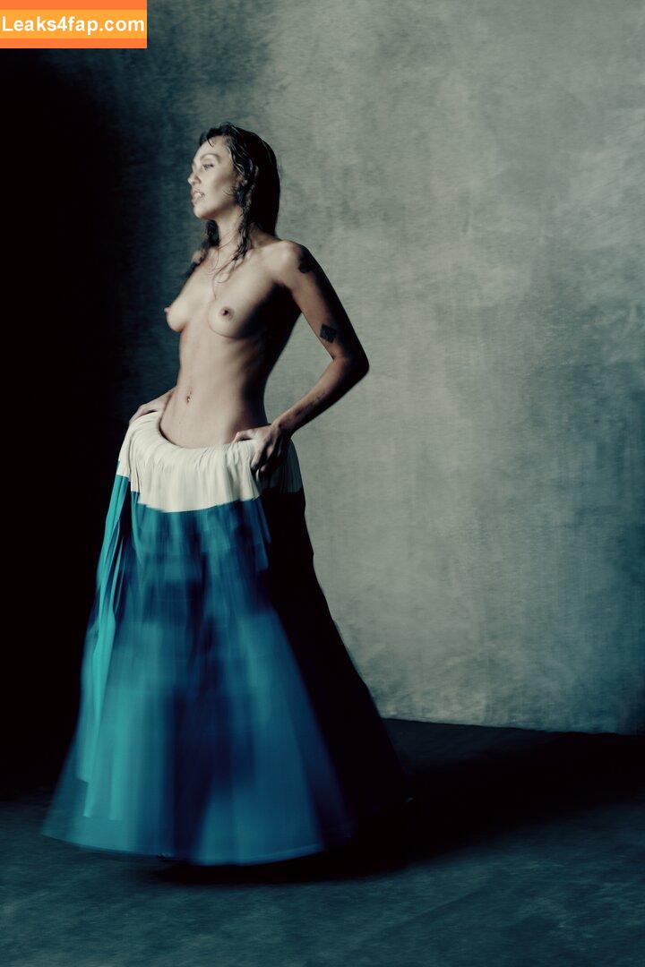 Miley Cyrus / https: / mileycyrus слитое фото фото #3869