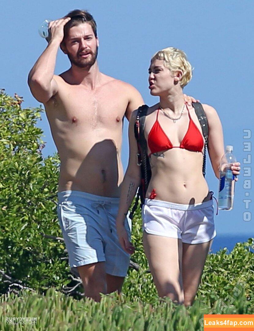 Miley Cyrus / https: / mileycyrus слитое фото фото #3926