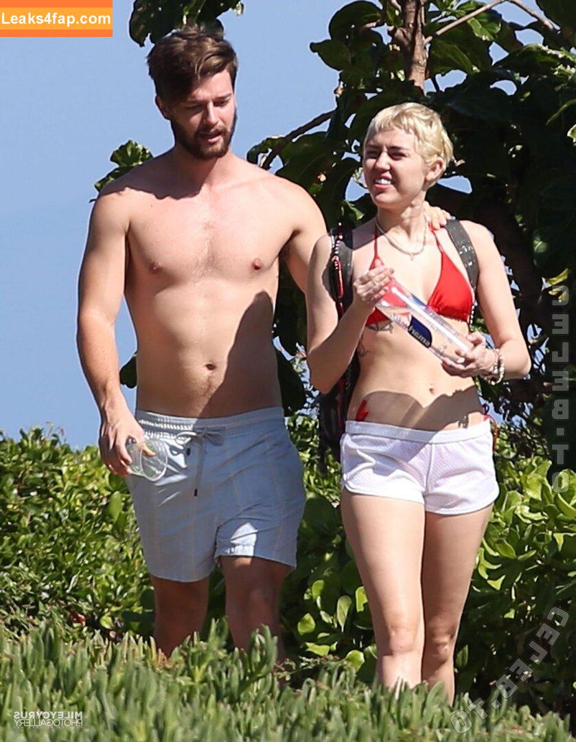 Miley Cyrus / https: / mileycyrus leaked photo photo #3927