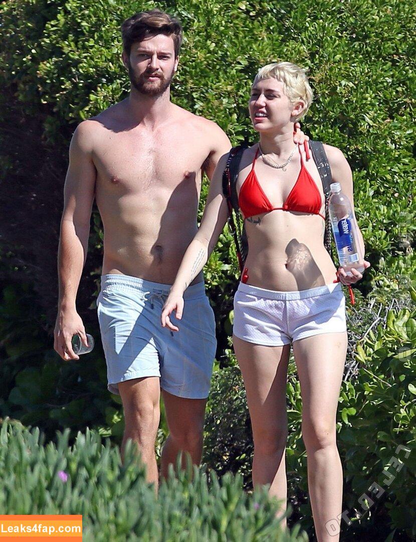 Miley Cyrus / https: / mileycyrus слитое фото фото #3931