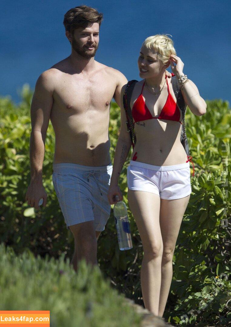 Miley Cyrus / https: / mileycyrus leaked photo photo #3933