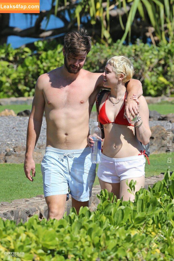 Miley Cyrus / https: / mileycyrus leaked photo photo #3937