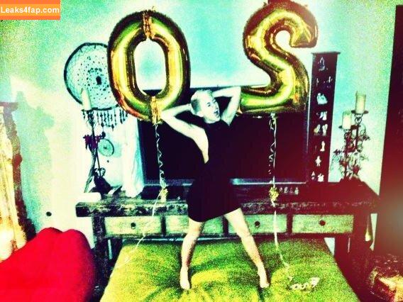 Miley Cyrus / https: / mileycyrus leaked photo photo #3945