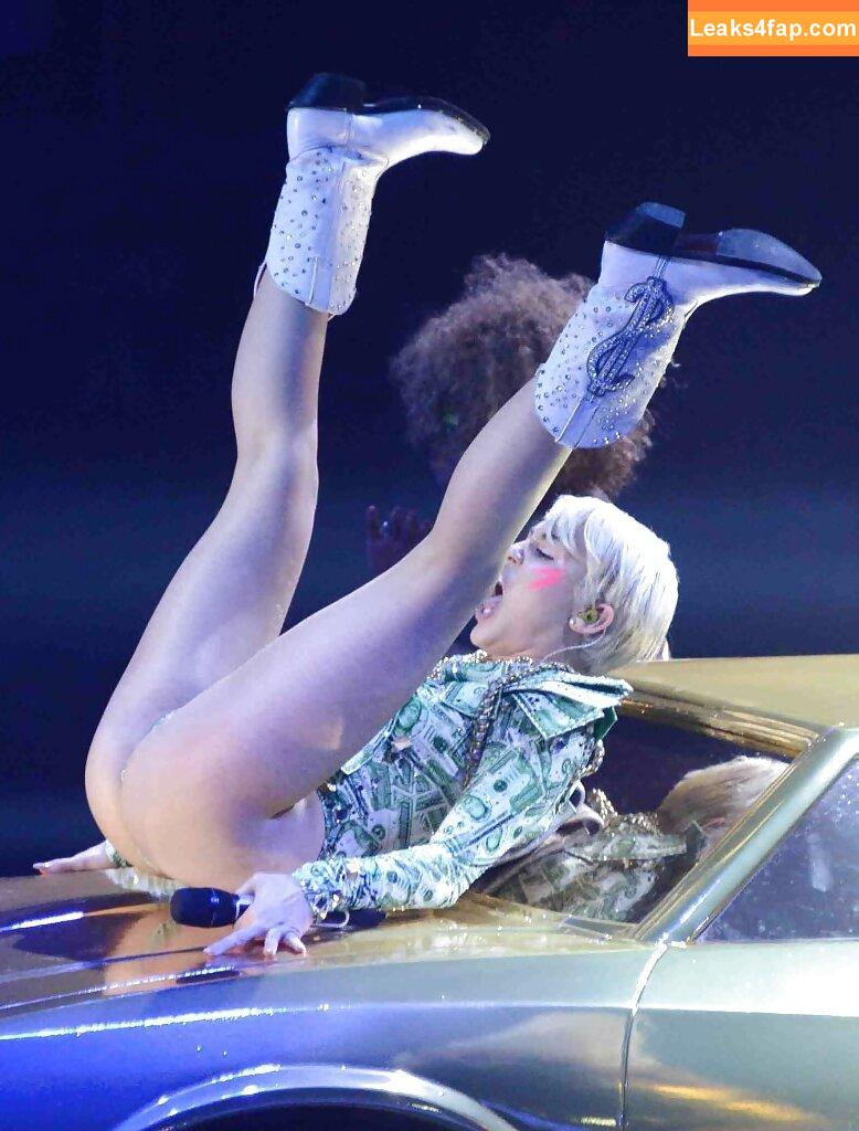 Miley Cyrus / https: / mileycyrus leaked photo photo #3948