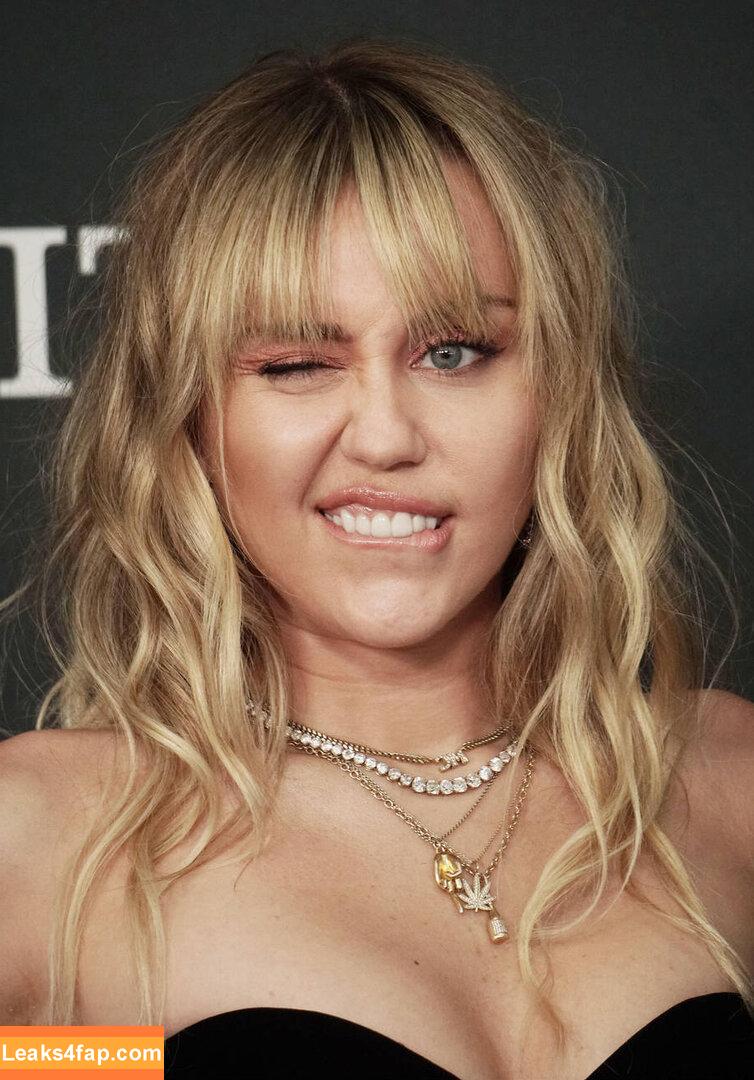 Miley Cyrus / https: / mileycyrus leaked photo photo #3950