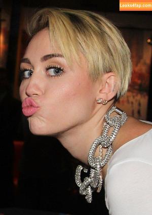 Miley Cyrus photo #3124