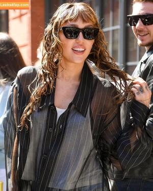 Miley Cyrus photo #3370