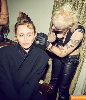 Miley Cyrus photo #3438