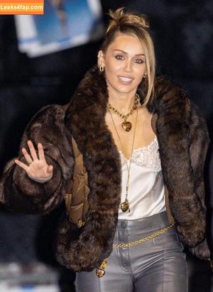 Miley Cyrus photo #3745