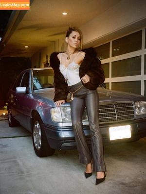 Miley Cyrus photo #3752