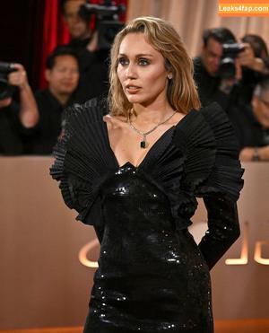 Miley Cyrus photo #3838