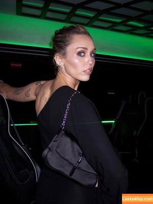 Miley Cyrus photo #3851