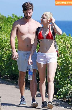 Miley Cyrus photo #3922